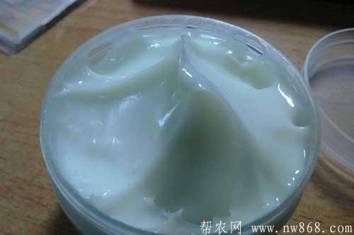 化妝品——中草藥雪花膏配方及制作方法